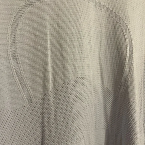 lululemon Women’s Long Sleeve Crewneck Performance Top - Lilac - Picture 2 of 6